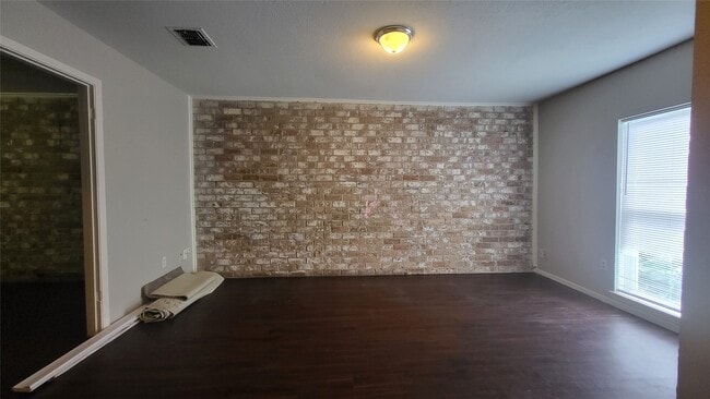 Building Photo - 12435 Sharpview Dr