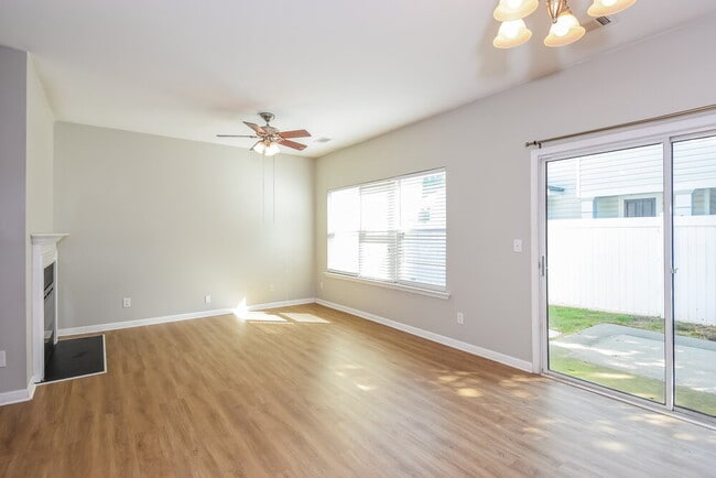 Building Photo - 3643 Roseman Landing