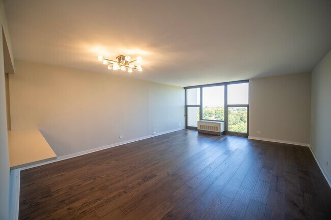 Foto del edificio - 2500 N Lakeview Ave