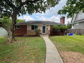 Building Photo - 2929 Terrace Dr