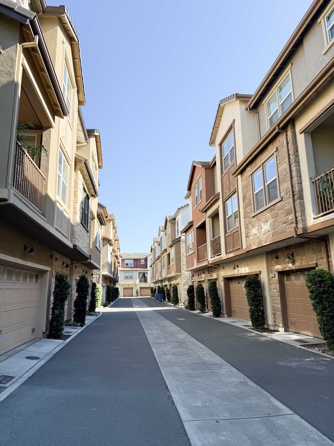 Building Photo - 1506 McCandless Dr