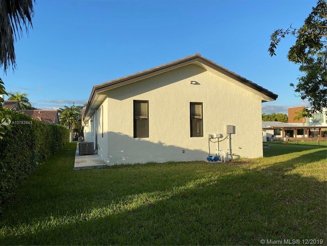 Building Photo - 13980 SW 34th St