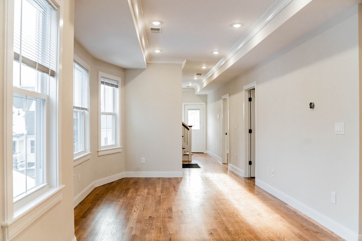 Photo - 12 Falkland St