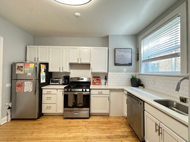 Building Photo - 805 Judson Ave