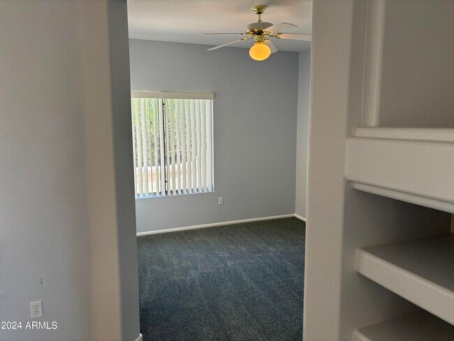 Building Photo - 18405 N Avalon Ln