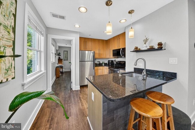 Foto del edificio - 2608 Sherman Ave NW