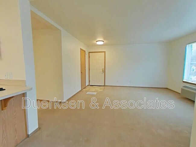 Building Photo - 2960 NW Tyler Ave