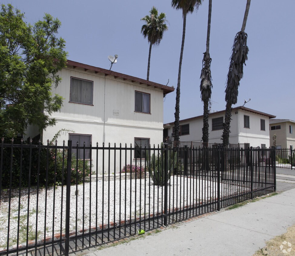 Primary Photo - 11473-11477 Sherman Way
