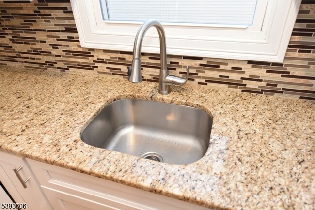 Building Photo - 105 Parkway