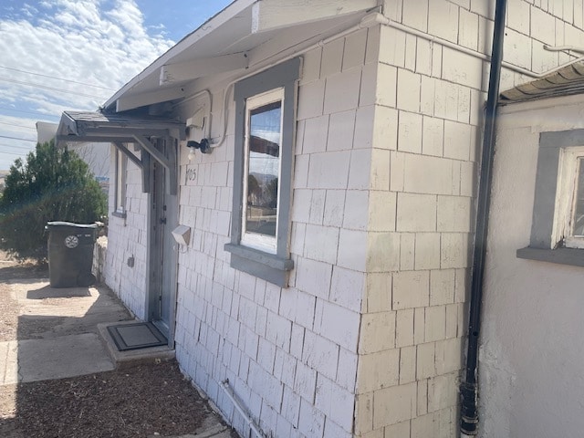 Building Photo - 705 Cerbat Ave