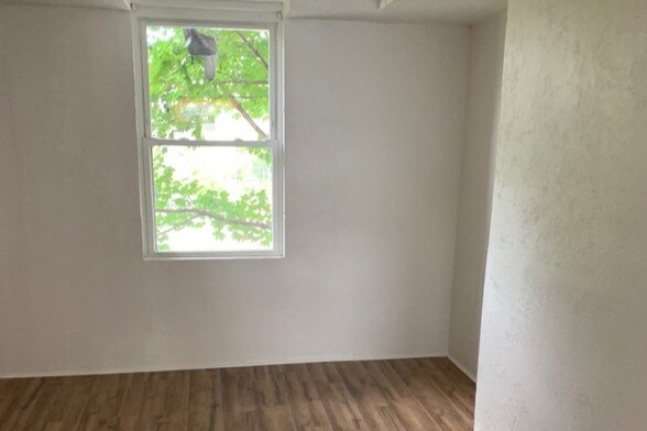 Foto del edificio - 223 Moore Ave