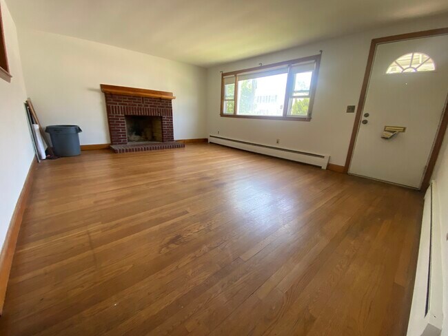 Building Photo - 56 Morrell St