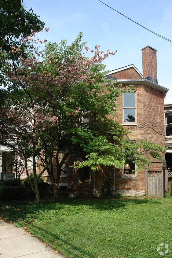 Building Photo - 315 N Broadway