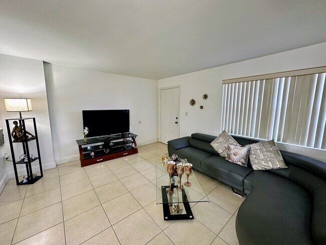 Building Photo - 7510 SW 152nd Ave