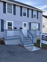 Building Photo - 10 Moulton Ct