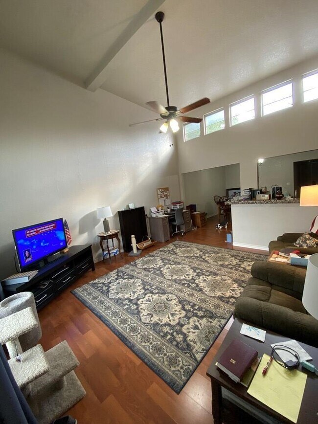 Building Photo - 516 Peterson Dr