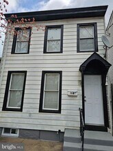 Building Photo - 118 Second St