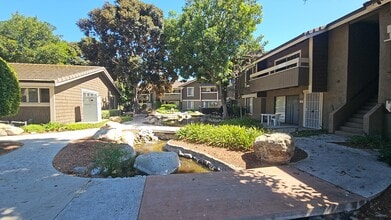 Building Photo - 199 Springview