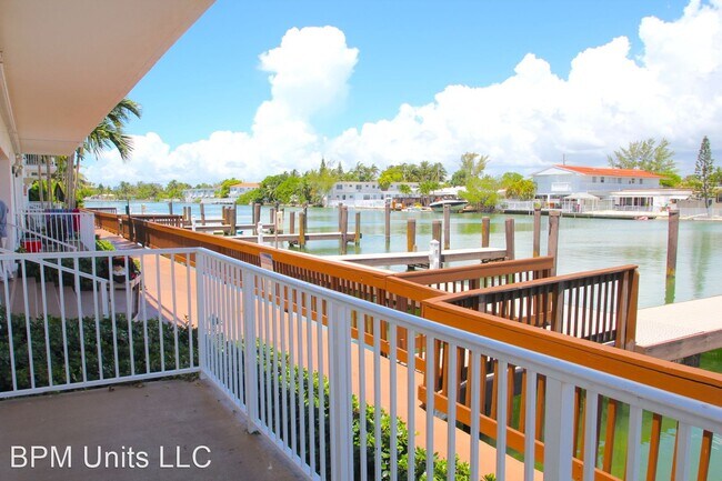 Building Photo - 7930-7950 Tatum Waterway Dr