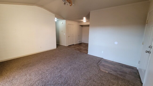 Building Photo - "Charming 3-Bed, 2-Bath Top Floor Condo in...