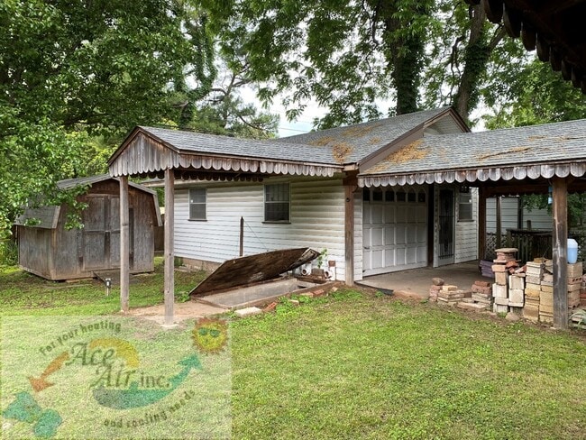 Building Photo - 5530 S Newport Ave