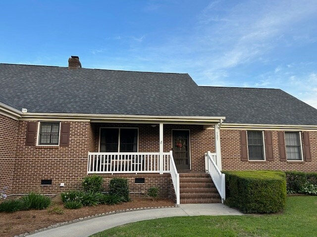 Primary Photo - 737 Brassie Club Dr
