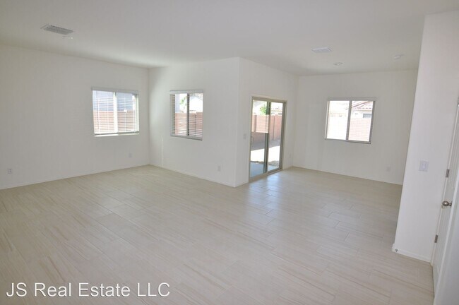 Building Photo - 3 br, 2 bath House - 45644 W Sky Lane