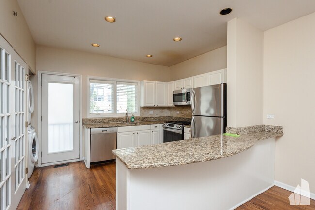 Foto del edificio - 1781 W Altgeld St