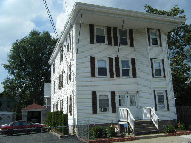 Building Photo - 205 Pine St