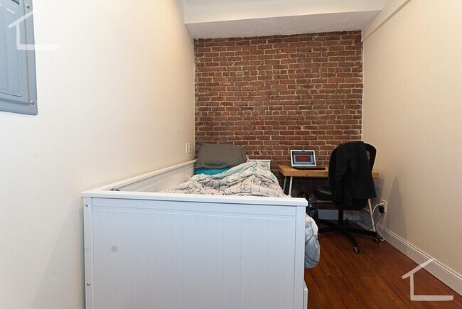 Foto del edificio - 1207 Beacon St