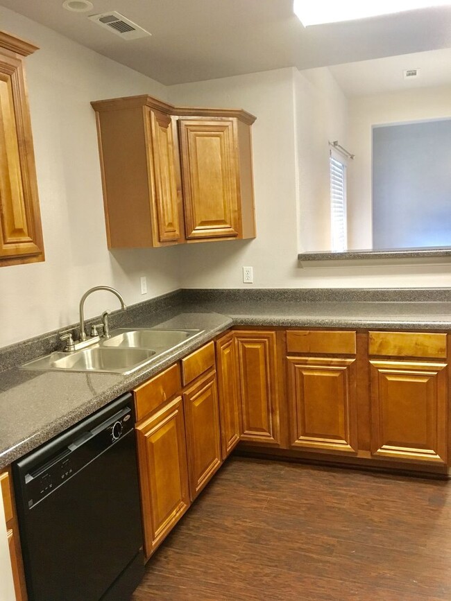 Building Photo - 803 E Southern Trace Dr