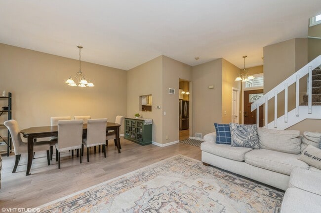 Building Photo - 1020 Arbor Ct