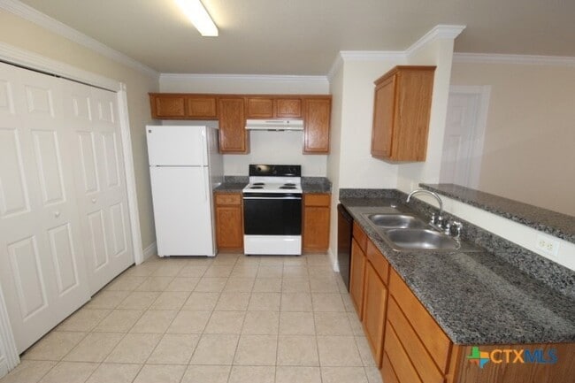 Foto del edificio - 402 Bowden Ave