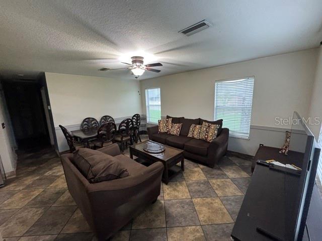 Foto del edificio - 14373 Irving St