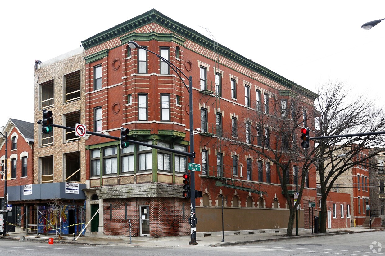Primary Photo - 1859 W Chicago Ave