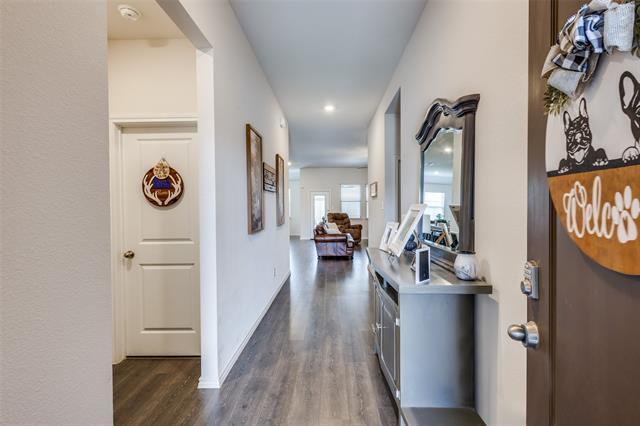 Building Photo - 900 Honey Maple St