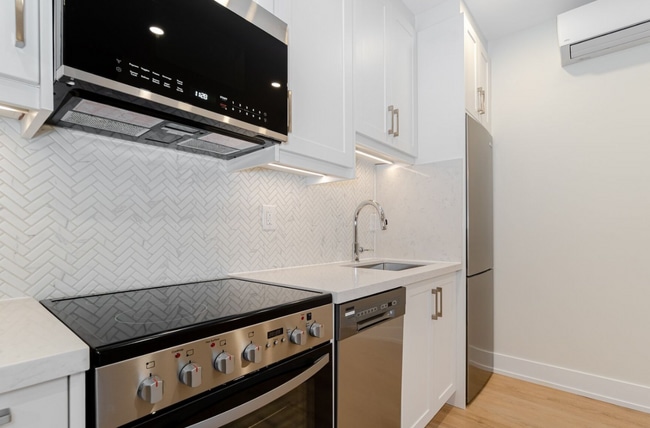 Building Photo - 73 Dewson St