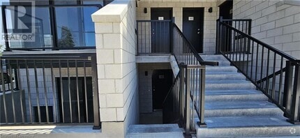 Building Photo - 410 Northfield Dr W
