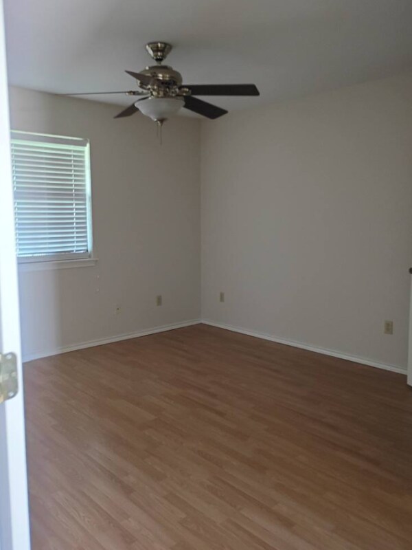 Foto del edificio - 6105 Shadowview Ct