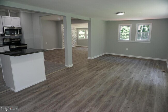 Building Photo - 932 Diggs Rd