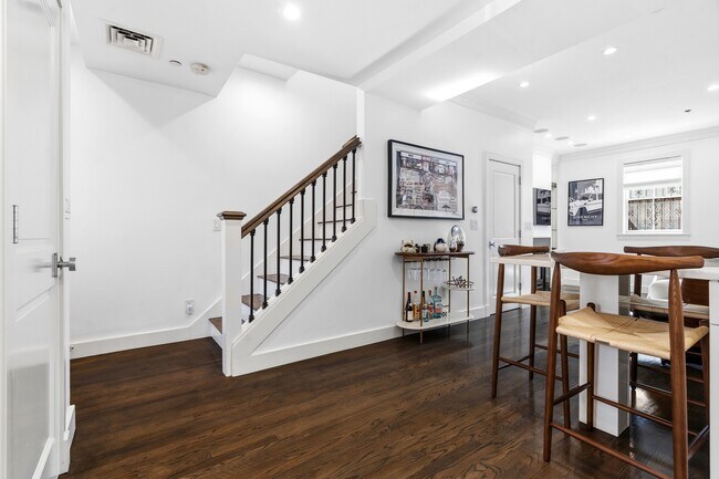 Foto del edificio - 348 Columbus Ave