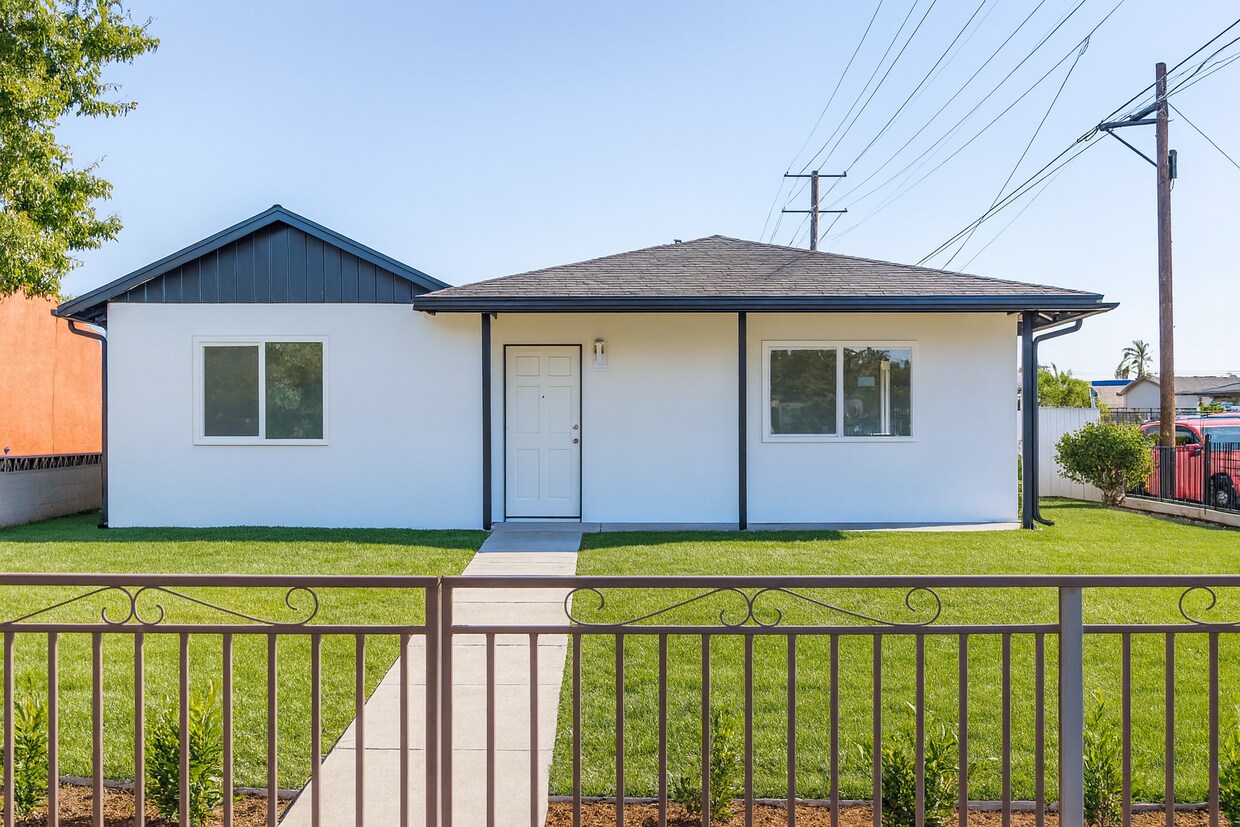 Photo - 4522 W 156th St (Lawndale, CA)