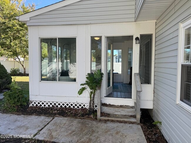 Foto del edificio - 90 Atlantis Ave