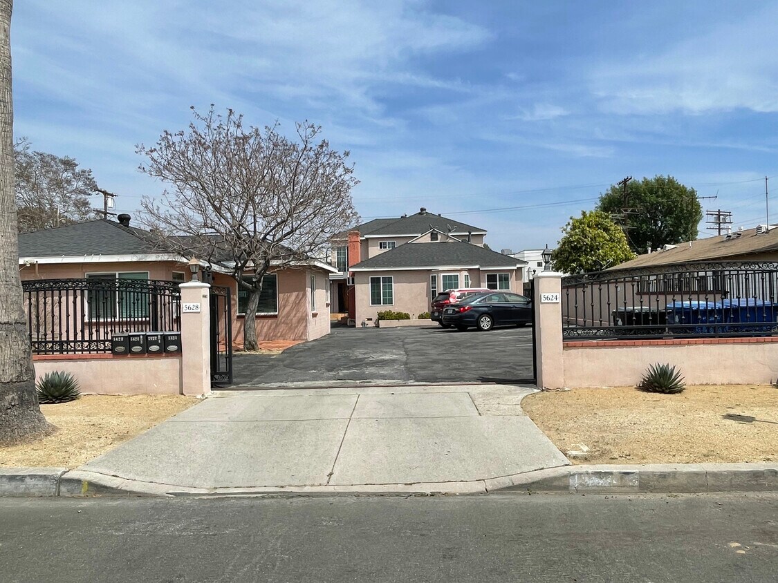 Foto principal - 5624 Satsuma Ave
