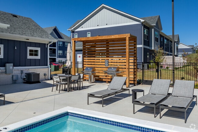 Poolside Grill Area - Valera Riverside