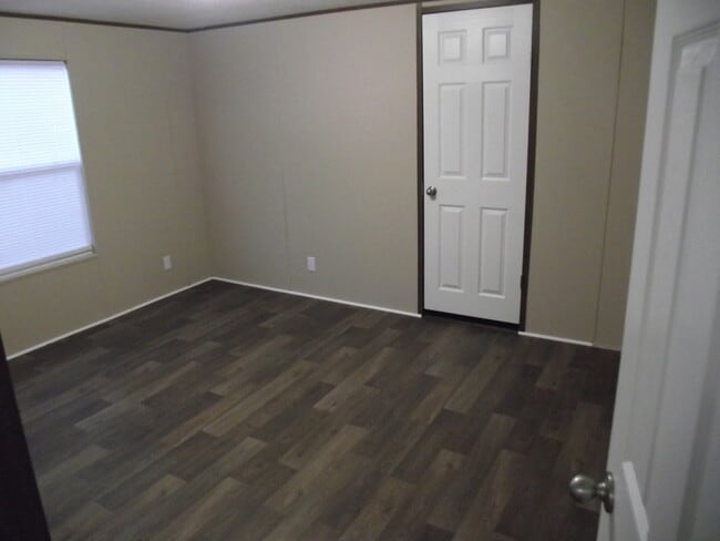 Building Photo - 169 S King Charles Ct