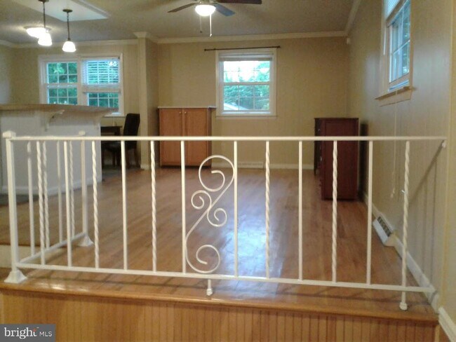 Building Photo - 1106 Simpson Ave