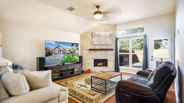 Building Photo - 2132 Pritchard Dr