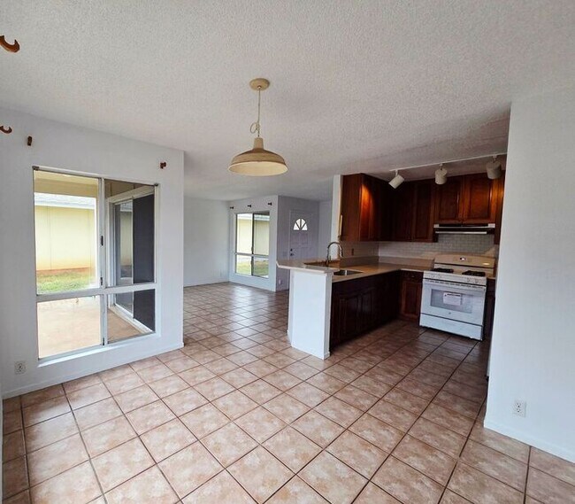 Foto del edificio - Ewa Beach - Soda Creek: 3bd, 2.5 bath, 2 car garage