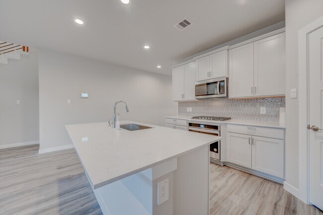 Foto del edificio - 14257 Lake Lodge Dr